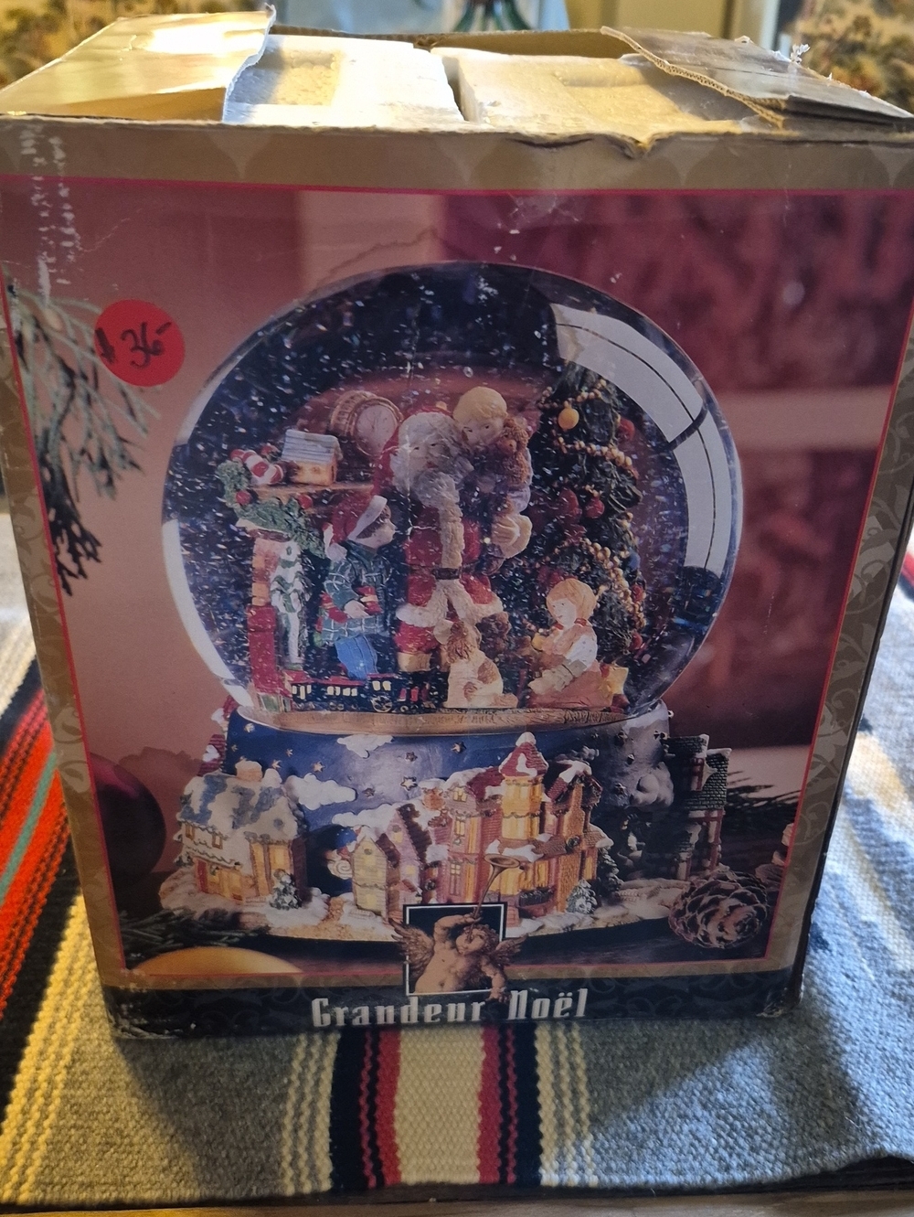 Collectors Addition Grandeur Noel Musical Water Globe With Revolving Base.(#333B